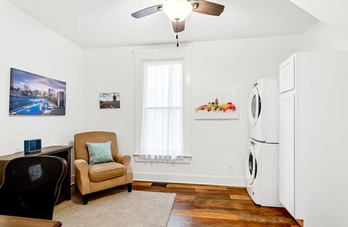Holy Cross House | HotTub~Gym~Fire Pit~5 Min to Mass Ave~Spacious for Groups~Indianapolis