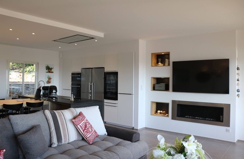 Marine de Saint Ambroggio House | House 150m², 500m from the beach and numerous coves.