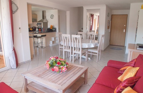 Porto-Vecchio Villa | House 150M² Parking 3 Bedrooms 3 bathrooms 4 Air-conditioning Secure swimming pool Nearby beaches