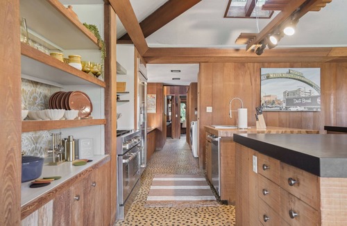 Modesto House | House in the Clouds : As seen on Netflix