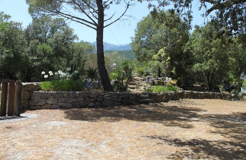 Isolaccio-di-Fiumorbo House | House of character in garden near sea and river