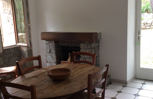Isolaccio-di-Fiumorbo House | House of character in garden near sea and river