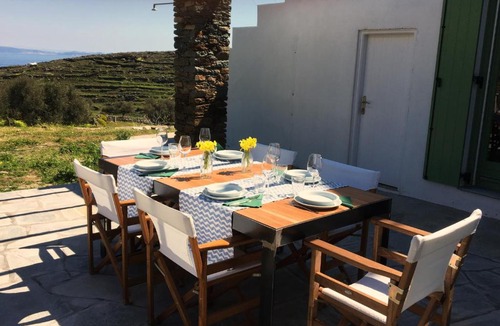 Platis Gialos House | House On the Ancient Footpath
