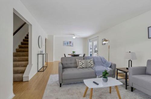 Gahanna Apartment | Housepitality - The Gahanna Hideaway