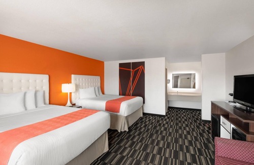 Ceres Hotel | Howard Johnson by Wyndham Modesto Ceres