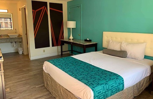 Downtown Reno Hotel | Howard Johnson by Wyndham Reno Downtown