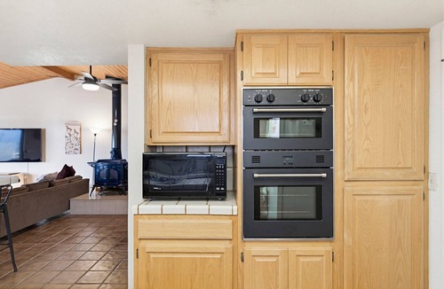 Golden Valley House | Howling Coyote: Mountain Views, Near Lake Mohave