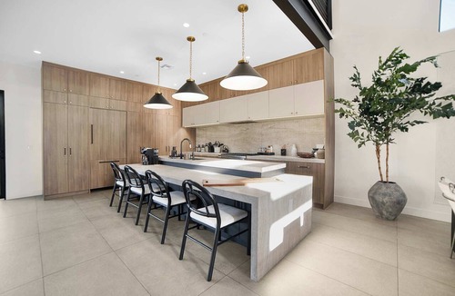 Southwest Village House | HÓZHÓ Modern Home w/Private Lanai, Pool & Theatre