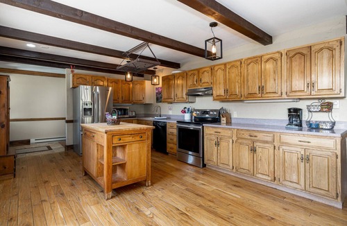 West Yellowstone Cabin | Huge 3-bedroom home just 1 minute from Yellowstone. Legacy West