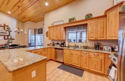 Pinetop House | Huge Cabin Near Woodland Lake, Sleeps 36!