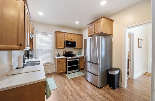 Huntington House | Huntington Modern - Mins to DT, MU, St. Mary's