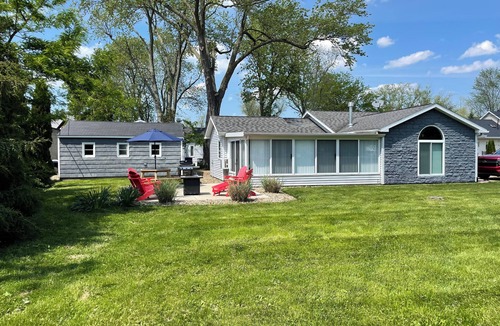 Huron House | Huron Lake House Getaway at Old Homestead Beach = Beach & Chill