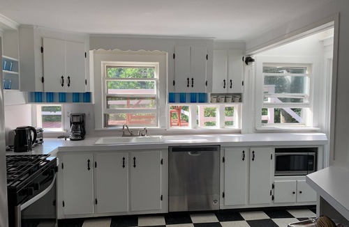 Hyannis House | Hyannis Harborview -4BR Harbor Retreat + Beach Pass Included