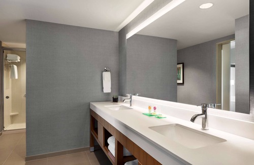 Northwest Hotel | Hyatt Place Virginia Beach Town Center