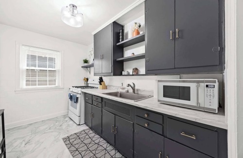 Audubon Apartment | Iconic KY Home: Seven-Unit Stay Near Bourbon Trail