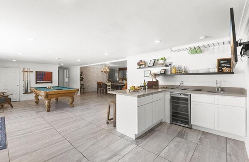 Las Vegas House | Iconic Vegas Villa : Heated Pool| Movie Room