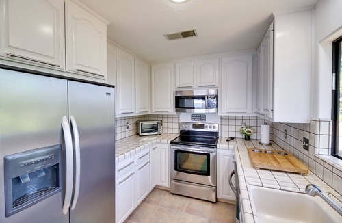 Kelseyville House | Idyllic Kelseyville Home w/2 Decks + Views!