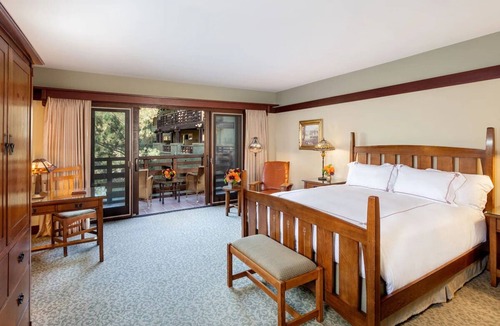 Torrey Pines Hotel | Immerse Yourself in Nature's Beauty! Courtyard View, Pet-friendly, Outdoor Pool!