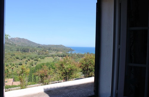 Saint-Florent House | In Furnangina, family villa with sea view, mature garden and swimming pool