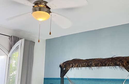 Calvi Villa | In the heart of Calvi, charming house, garden, 150 meters from a small beach.