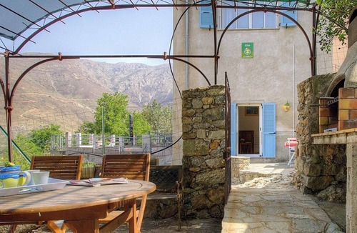 Occhiatana House | In the shade of the lemon tree