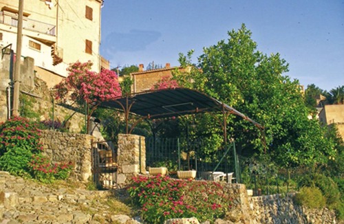 Occhiatana House | In the shade of the lemon tree
