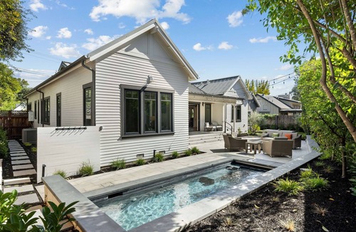 St. Helena House | In-Town Hideaway on Quiet Lane