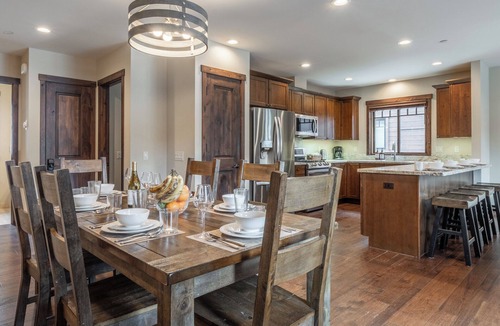 Mammoth Lakes House | "Inbounds"- 6BR @ Canyon Lodge | 2 Hot Tubs | 4 Kings | 4-Car Garage