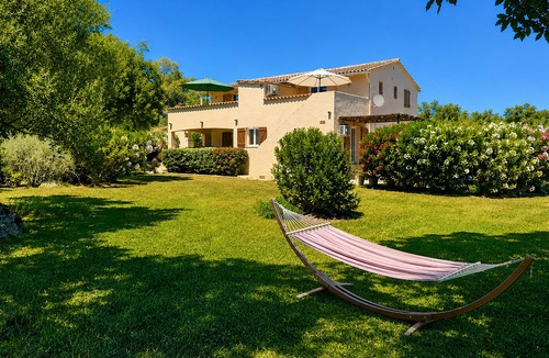 Arca Apartment | Independent T3 for 4 people in villa with large garden, Air conditioning, Wifi
