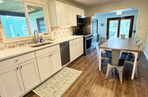 Lakeview House | Indian Lake Cottage, Renovated with a Boat Dock!