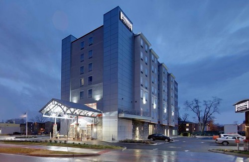 Columbus Apartment | Indoor Pool + 24 Hour Business Center | Studio Suite Only 1 Mile from OSU!