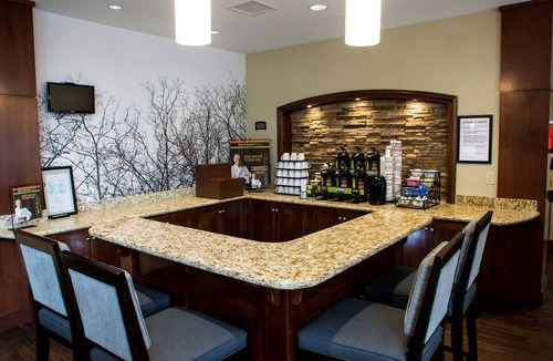 Meadowthorpe Condo | Indoor Pool | Gym | Near U of Kentucky