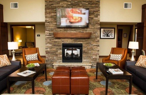 Meadowthorpe Condo | Indoor Pool | Gym | Near U of Kentucky