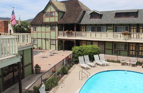 Solvang House | Indulge in Amazing Views! 4 Convenient Units, Free BFast, Near Santa Ynez River!