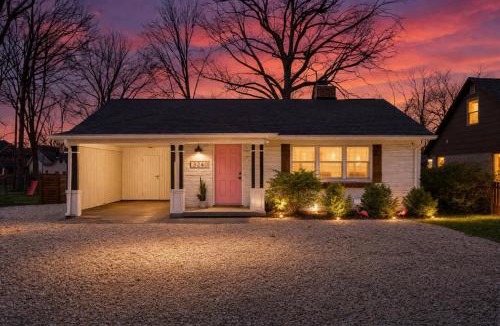 Mapleton/Fall Creek House | Indy Palm Pad with Patio & Tiki Bar-Mid-Century Charmer-Family Friendly