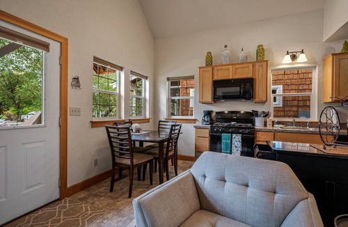 Dover Bay House | Inlet Hideaway - 1 Bedroom and Loft 2 Bath Parkside Bungalow