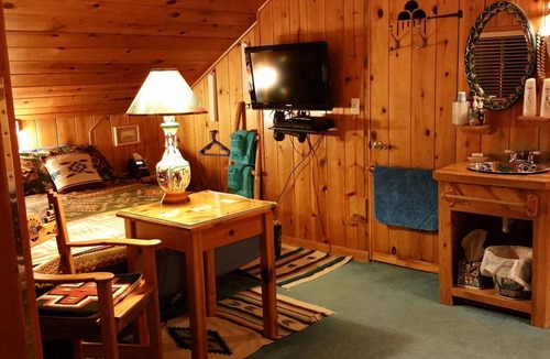 Zuni Bed & Breakfast | Inn at Halona