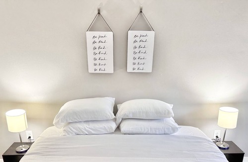 Dayton Condo | Insta-worthy Downtown Condo | King Bed | Free PRKG