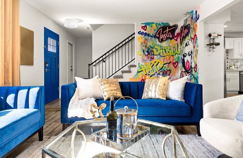 Park Scottsdale One House | InstaGlam House: Heated Pool + Karaoke + Poolside Yoga and More!
