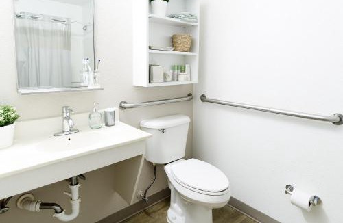 Greensboro Hotel | InTown Suites Extended Stay Greensboro NC - Airport