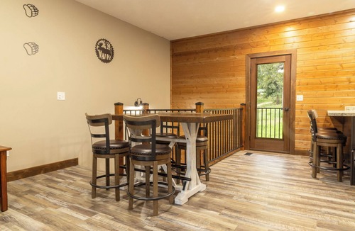 Cooke City-Silver Gate Cabin | Inviting 3-Bedroom Retreat with Mountain Views – Minutes from Yellowstone’s Northeast Entrance