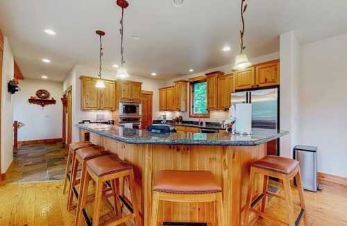 Crown Cabin | Inviting mountain cabin with skiing, fireplace, balcony, hot tub, & W/D
