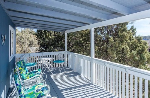 Prescott Cottage | Iron Springs Cottage Perfect Boulder Retreat ! 2 Bedrooms, 1 Bath, Sleeps 4