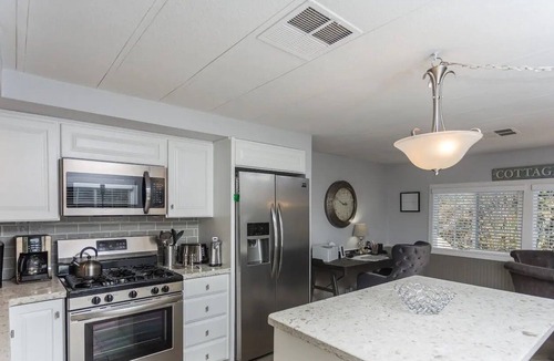 Prescott Cottage | Iron Springs Cottage Perfect Boulder Retreat ! 2 Bedrooms, 1 Bath, Sleeps 4