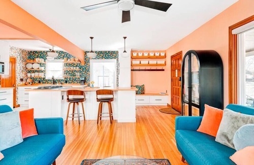 Irvington House | Irvington Retro Villa - 2B/1B MCM Indy Charmer