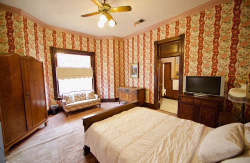Hanford Hotel | Irwin Street Inn