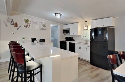 Put-in-Bay Hotel | Island Club Rentals