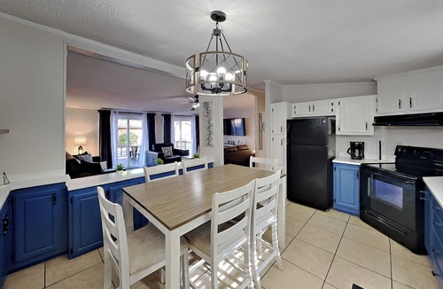 Put-in-Bay Hotel | Island Club Rentals
