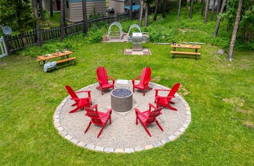 East Glacier Park Village House | Jacobson's Cottages Cabin #6