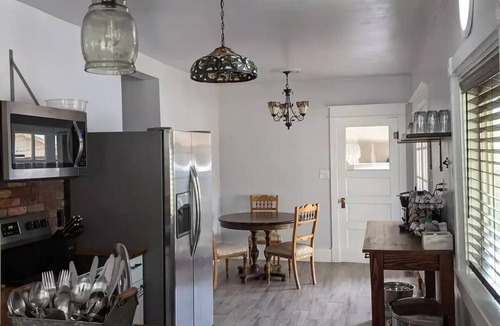 Cannonville House | Jasper's Hideout: Historic home between Bryce Canyon and the Grand Staircase.